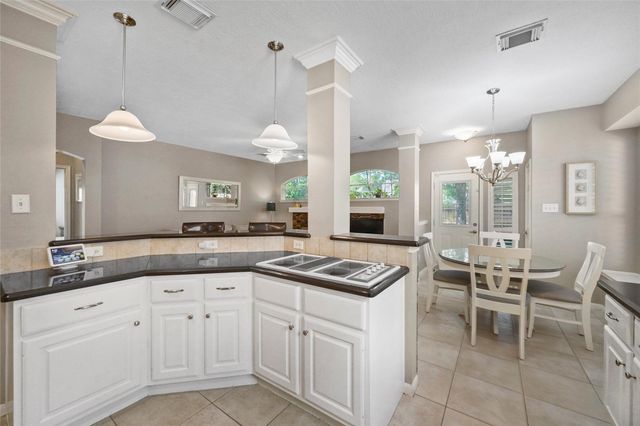 23 S Crossed Birch Place, The Woodlands, TX 77381