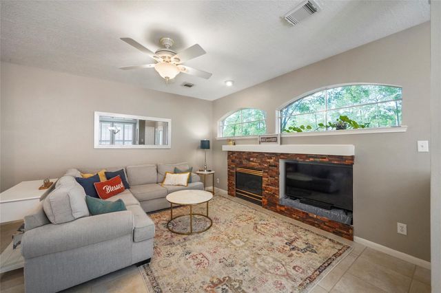 23 S Crossed Birch Place, The Woodlands, TX 77381