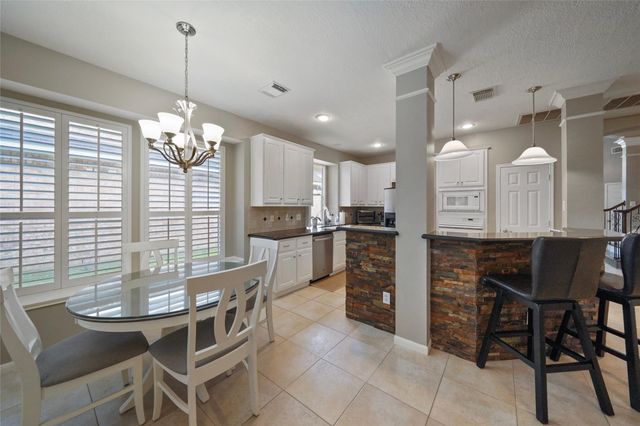 23 S Crossed Birch Place, The Woodlands, TX 77381