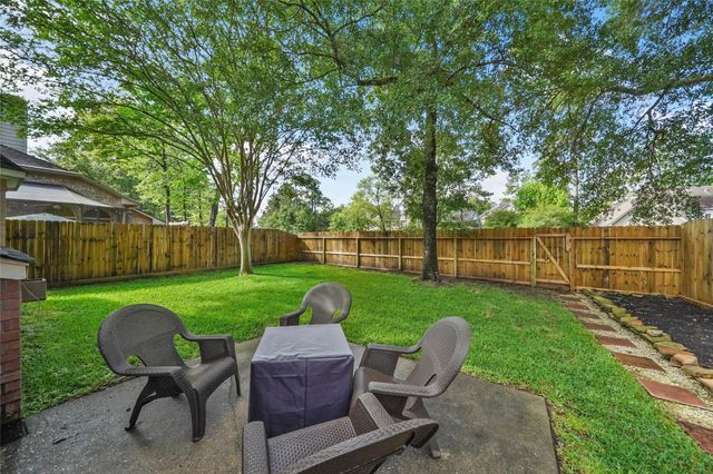23 S Crossed Birch Place, The Woodlands, TX 77381