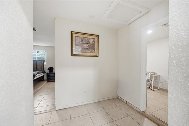 325 NW Dearman Street, Port St. Lucie, FL 34983