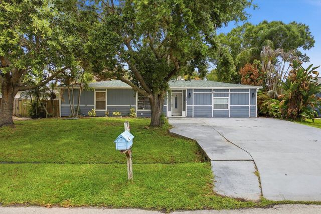 325 NW Dearman Street, Port St. Lucie, FL 34983
