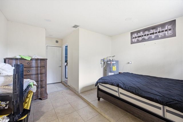 325 NW Dearman Street, Port St. Lucie, FL 34983