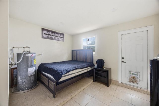 325 NW Dearman Street, Port St. Lucie, FL 34983