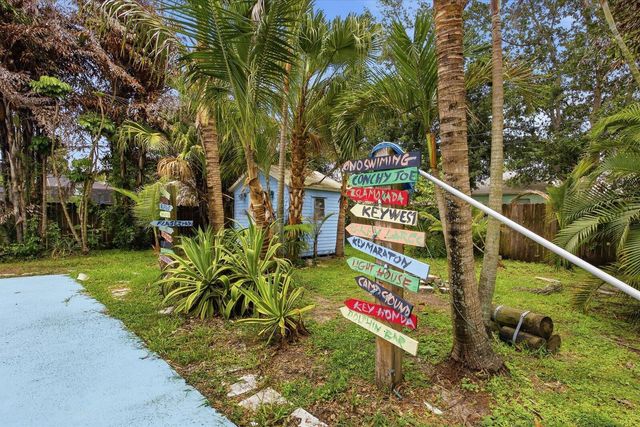 325 NW Dearman Street, Port St. Lucie, FL 34983