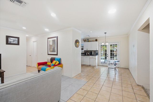 325 NW Dearman Street, Port St. Lucie, FL 34983