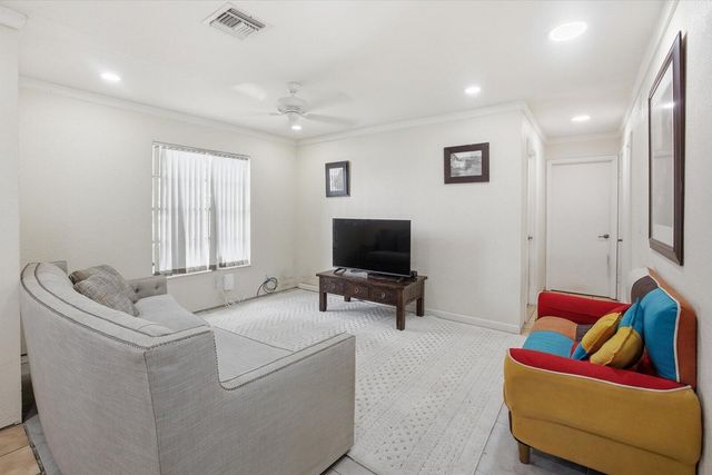 325 NW Dearman Street, Port St. Lucie, FL 34983