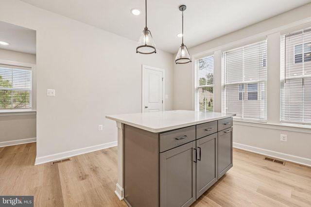 7355 MOUNTAINEER DR, Alexandria, VA 22306