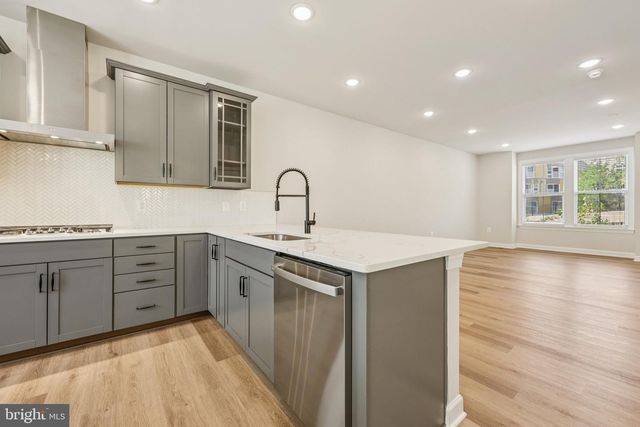 7355 MOUNTAINEER DR, Alexandria, VA 22306