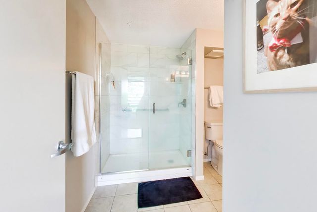 9655 WOODS Drive 814, Skokie, IL 60077
