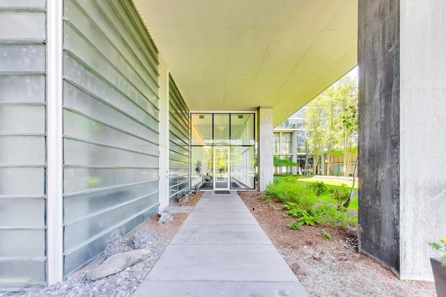 9655 WOODS Drive 814, Skokie, IL 60077