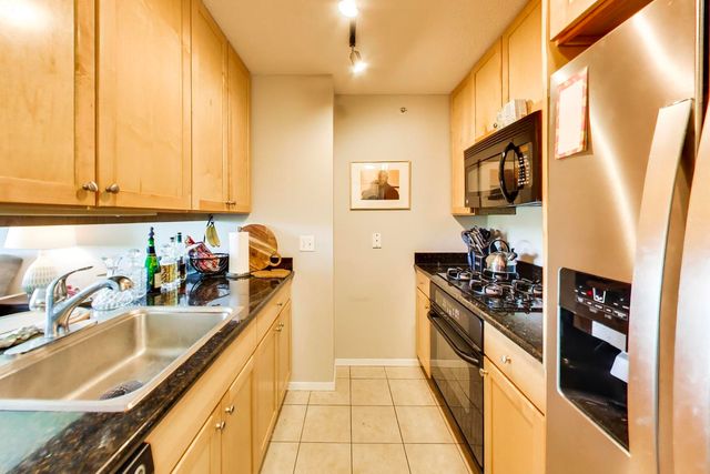 9655 WOODS Drive 814, Skokie, IL 60077