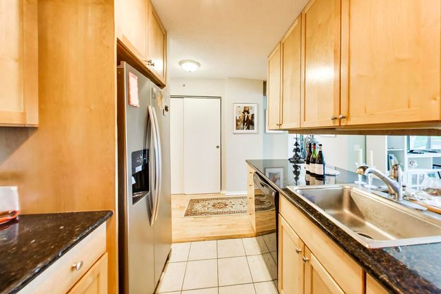 9655 WOODS Drive 814, Skokie, IL 60077