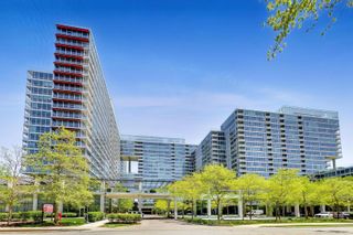 9655 WOODS Drive 814, Skokie, IL 60077
