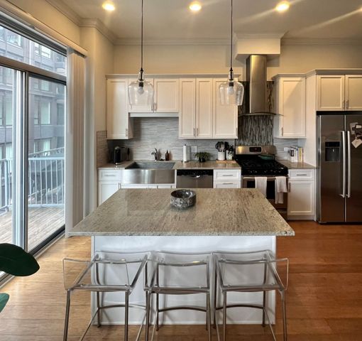 20 N Aberdeen Street 407, Chicago, IL 60607