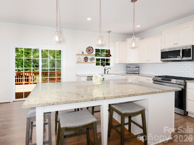 1125 Brookdale Lane, Stanley, NC 28164