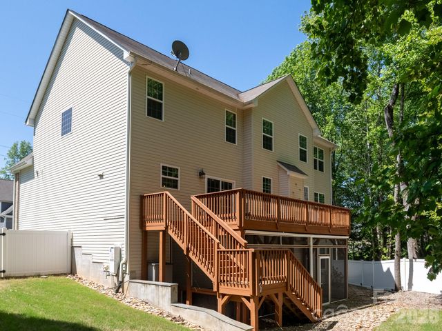 1125 Brookdale Lane, Stanley, NC 28164