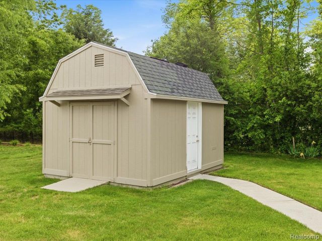 4305 Juniper Lane, Port Huron Charter Township, MI 48060