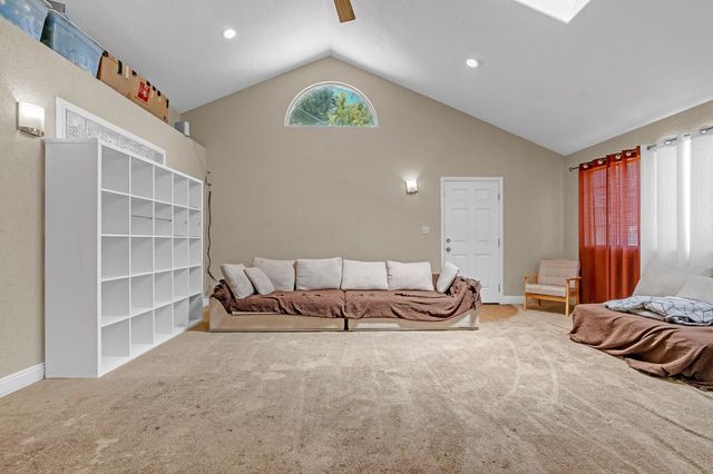 1829 Roanoke Ave, Sacramento, CA 95838