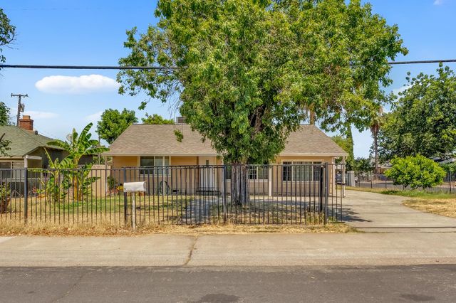 1829 Roanoke Ave, Sacramento, CA 95838