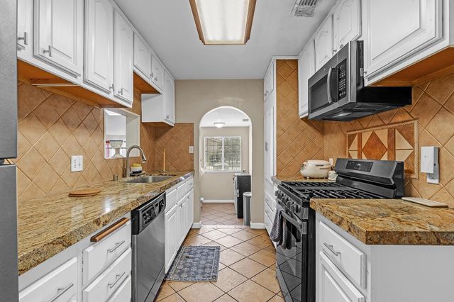 1829 Roanoke Ave, Sacramento, CA 95838