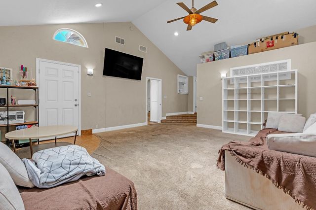 1829 Roanoke Ave, Sacramento, CA 95838