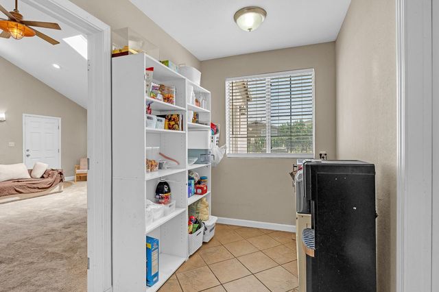 1829 Roanoke Ave, Sacramento, CA 95838