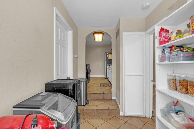 1829 Roanoke Ave, Sacramento, CA 95838