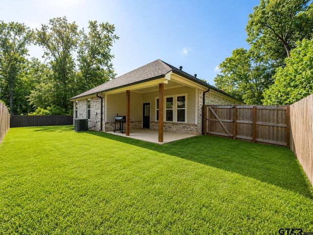 2305 DEBBY LN, Tyler, TX 75701
