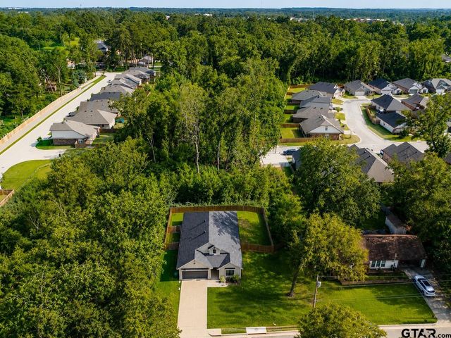 2305 DEBBY LN, Tyler, TX 75701