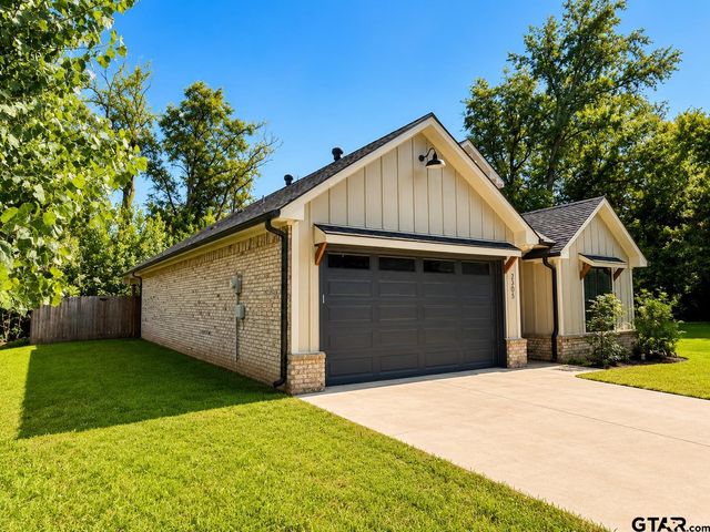 2305 DEBBY LN, Tyler, TX 75701
