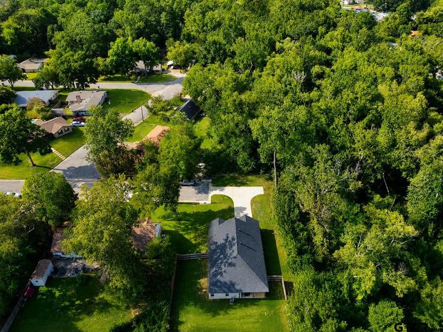 2305 DEBBY LN, Tyler, TX 75701