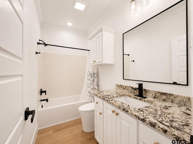 2305 DEBBY LN, Tyler, TX 75701