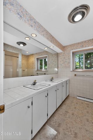 15 N Sage Hill Lane, Menands, NY 12204