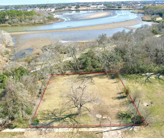 206 Avenue L, Baytown, TX 77520