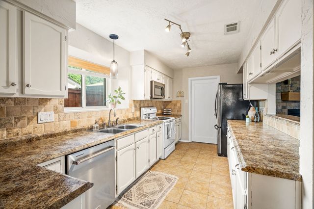 1201 Colmar Drive, Plano, TX 75023