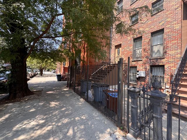 225 MADISON Street, New York City, NY 11216