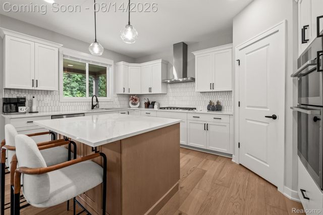 53908 Lawson Creek Drive, Shelby Charter Township, MI 48316