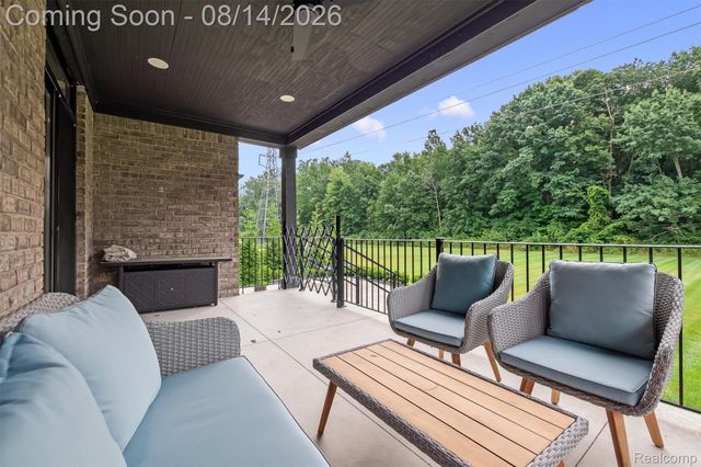 53908 Lawson Creek Drive, Shelby Charter Township, MI 48316