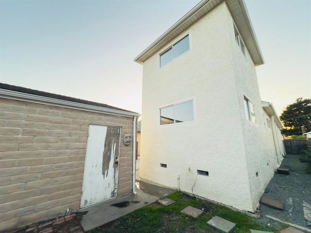 618 38Th St, Richmond, CA 94805