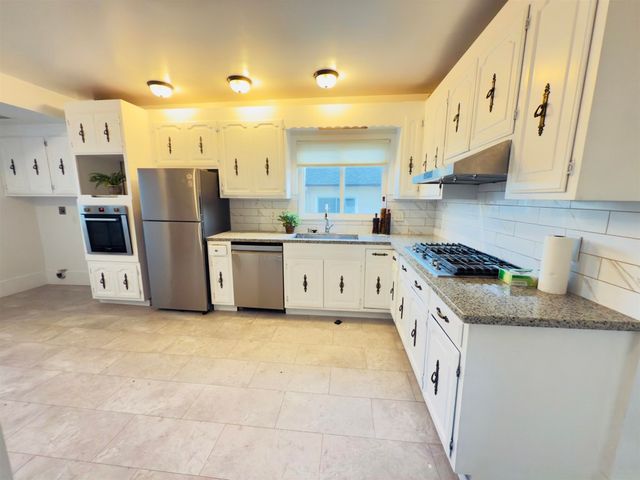 618 38Th St, Richmond, CA 94805