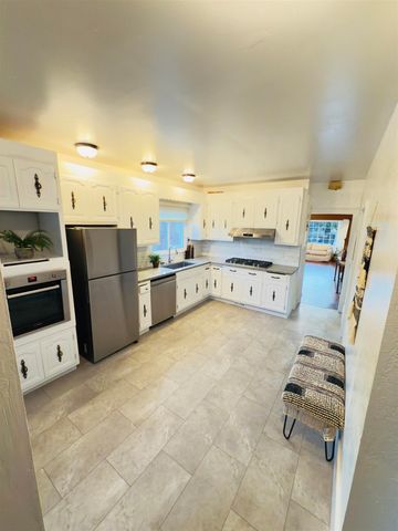 618 38Th St, Richmond, CA 94805