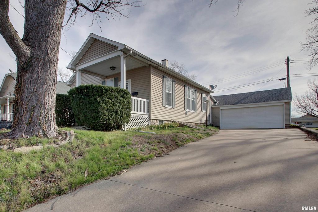 420 N 29TH Street, Quincy, IL 62301