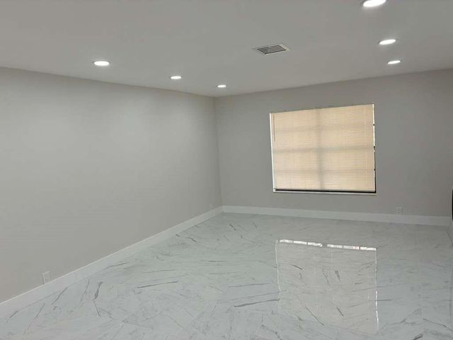 7104 NW 38th Mnr, Coral Springs, FL 33065