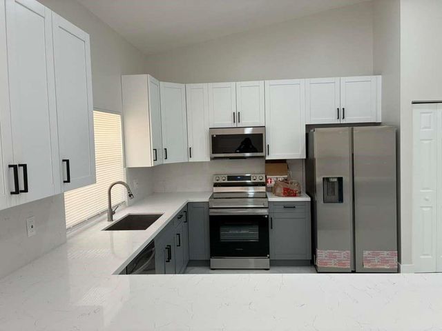 7104 NW 38th Mnr, Coral Springs, FL 33065