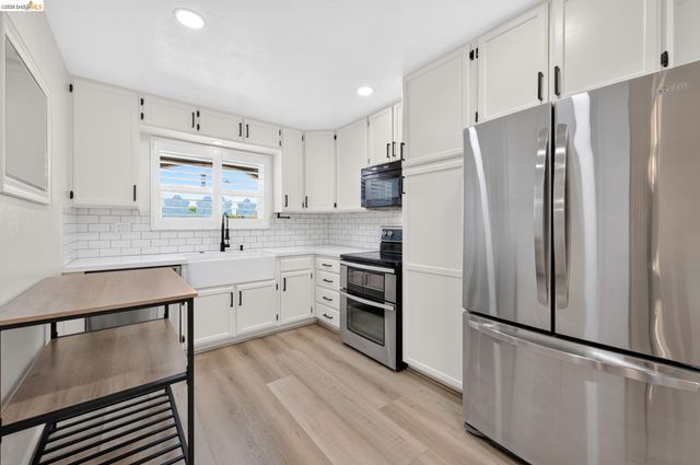 1217 Mission Dr, Antioch, CA 94509