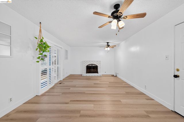 1217 Mission Dr, Antioch, CA 94509