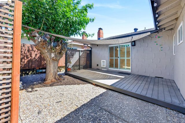 1217 Mission Dr, Antioch, CA 94509