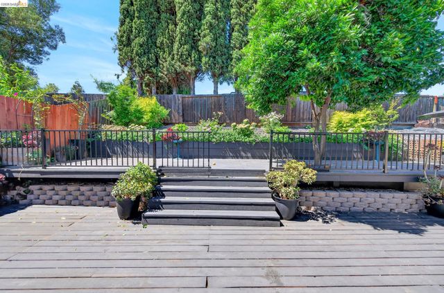 1217 Mission Dr, Antioch, CA 94509