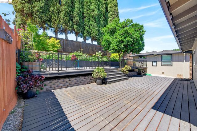 1217 Mission Dr, Antioch, CA 94509